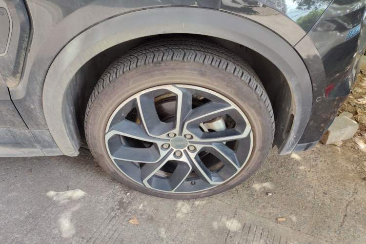 Used Lynk & Co 05 2020 2.0TD Two-Wheel Drive Shine Halo Right Front Wheel Hub