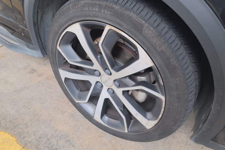 Used Lynk & Co 05 2020 2.0TD Four-Wheel Drive HypeHalo Right Front Wheel Hub