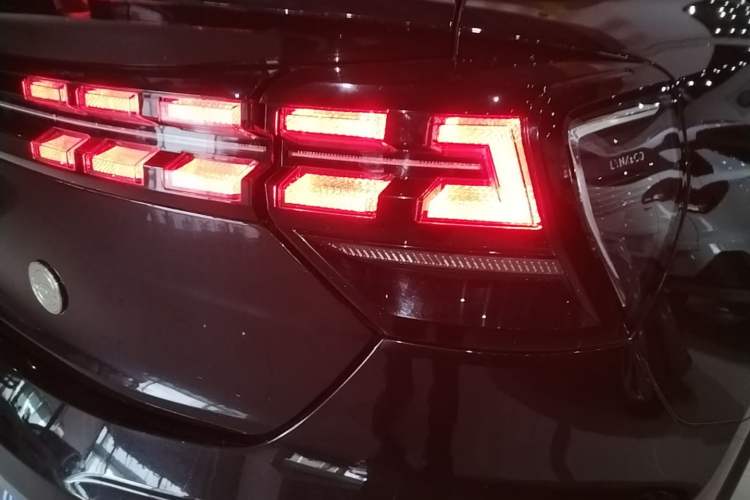 Used Lynk & Co 05 2020 2.0TD Two-Wheel Drive Shine Halo Right Rear Taillight