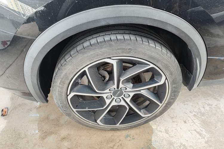 Used Lynk & Co 05 2020 2.0TD Two-Wheel Drive Shine Halo Right Rear Wheel Hub