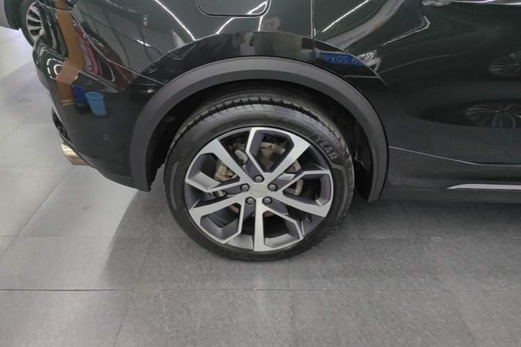 Used Lynk & Co 05 2020 2.0TD Four-Wheel Drive HypeHalo Right Rear Wheel Hub