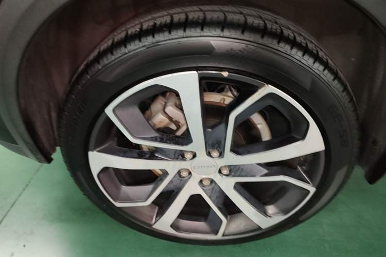 Used Lynk & Co 05 2020 2.0TD Four-Wheel Drive HypeHalo Right Rear Wheel Hub