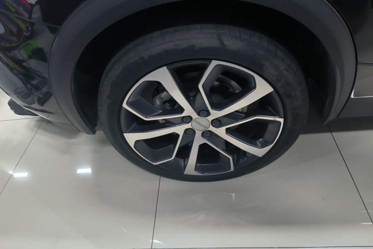 Used Lynk & Co 05 2020 2.0TD Four-Wheel Drive HypeHalo Right Rear Wheel Hub