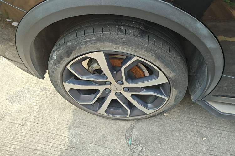 Used Lynk & Co 05 2020 2.0TD Four-Wheel Drive HypeHalo Right Rear Wheel Hub