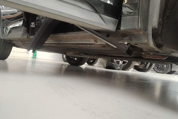 Used Lynk & Co 05 2020 2.0TD Two-Wheel Drive Shine Halo Right Side Sill