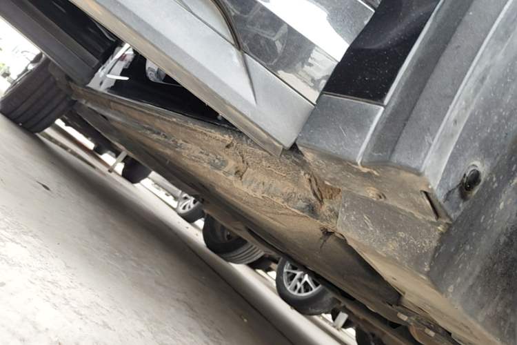 Used Lynk & Co 05 2020 2.0TD Two-Wheel Drive Shine Halo Right Side Sill