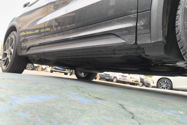Used Lynk & Co 05 2020 2.0TD Two-Wheel Drive Shine Halo Right Side Sill