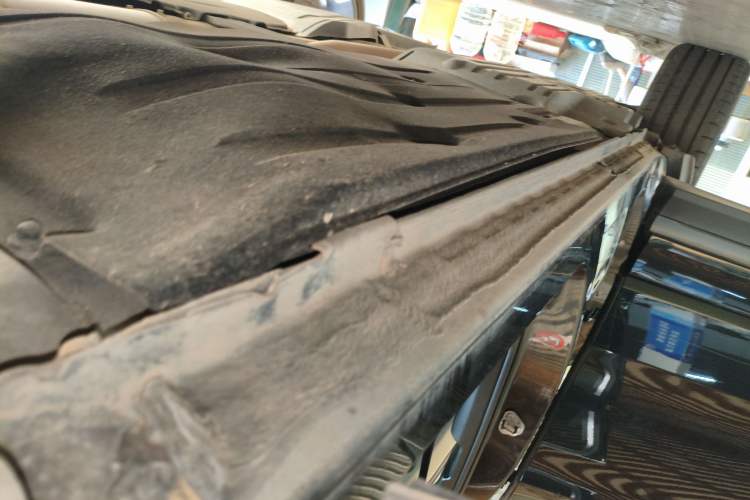 Used Lynk & Co 05 2020 2.0TD Two-Wheel Drive Shine Halo Right Side Sill