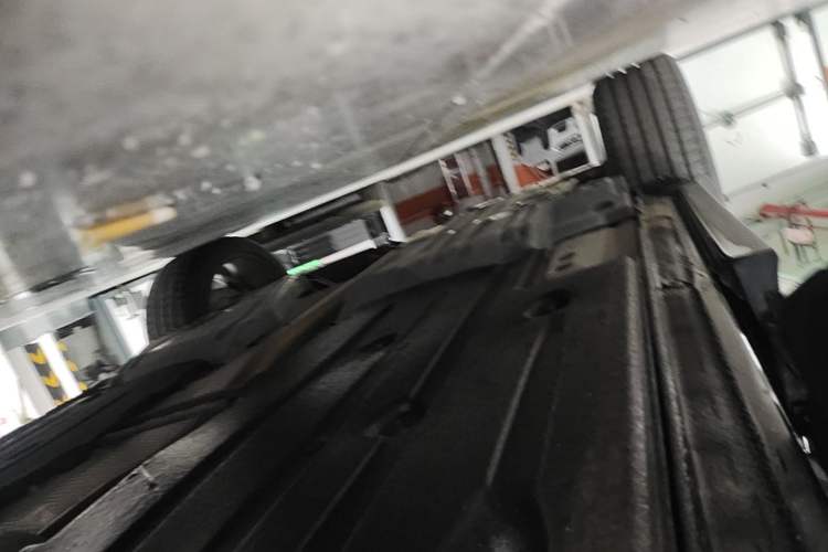 Used Lynk & Co 05 2020 2.0TD Two-Wheel Drive Shine Halo Right Side Sill
