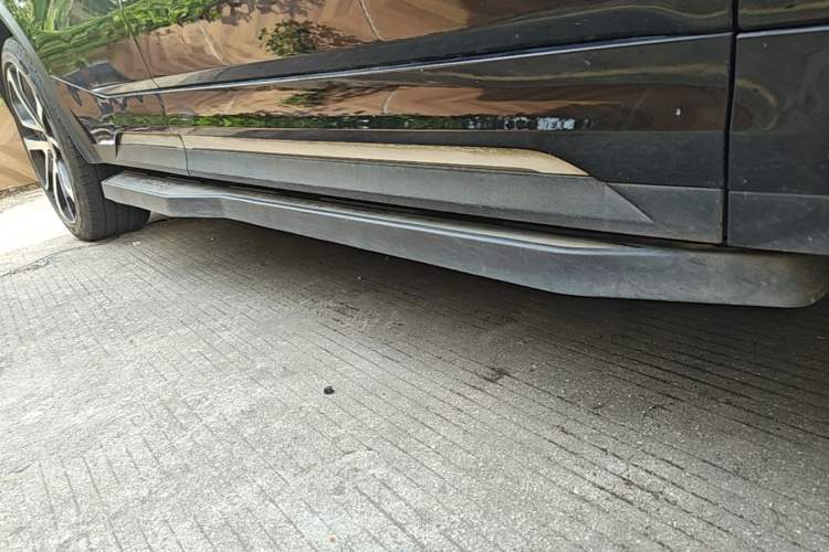 Used Lynk & Co 05 2020 2.0TD Four-Wheel Drive HypeHalo Right Side Sill