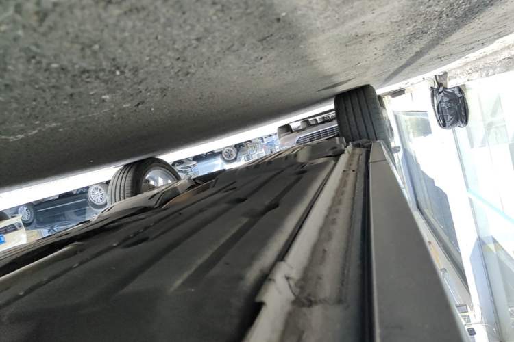 Used Lynk & Co 05 2020 2.0TD Two-Wheel Drive Shine Halo Right Side Sill