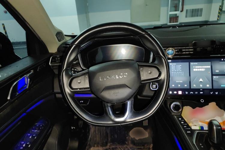 Used Lynk & Co 05 2020 2.0TD Two-Wheel Drive Shine Halo Steering Wheel
