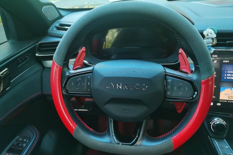 Used Lynk & Co 05 2020 2.0TD Four-Wheel Drive HypeHalo Steering Wheel