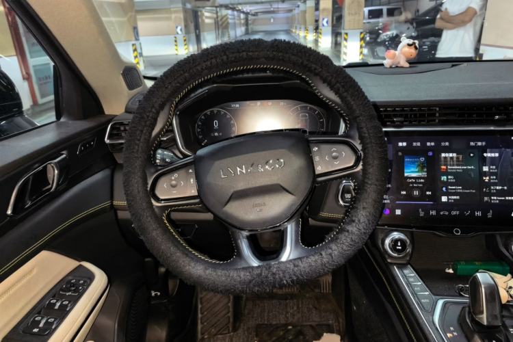 Used Lynk & Co 05 2020 2.0TD Two-Wheel Drive Shine Halo Steering Wheel