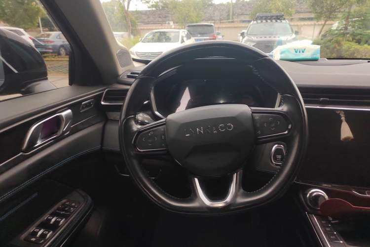 Used Lynk & Co 05 2020 2.0TD Two-Wheel Drive Shine Halo Steering Wheel