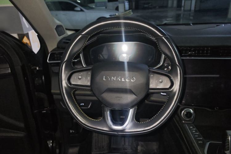 Used Lynk & Co 05 2020 2.0TD Two-Wheel Drive Shine Halo Steering Wheel