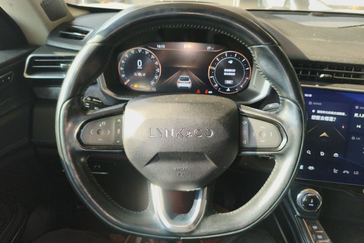 Used Lynk & Co 05 2020 2.0TD Two-Wheel Drive Shine Halo Steering Wheel