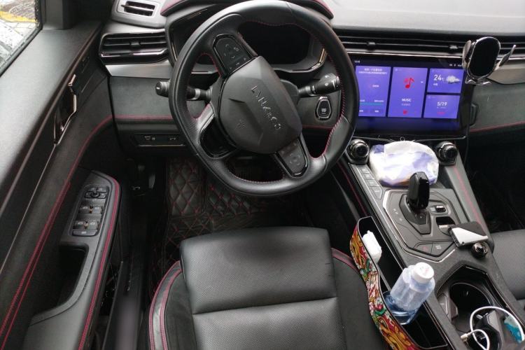 Used Lynk & Co 05 2020 2.0TD Four-Wheel Drive HypeHalo Steering Wheel