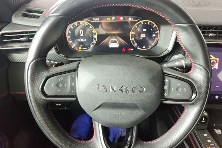 Used Lynk & Co 05 2020 2.0TD Four-Wheel Drive HypeHalo Steering Wheel