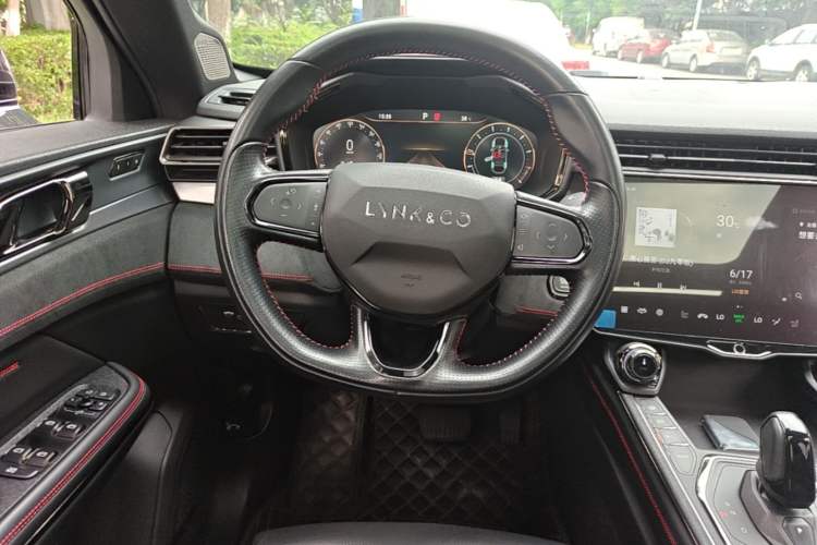 Used Lynk & Co 05 2020 2.0TD Four-Wheel Drive HypeHalo Steering Wheel