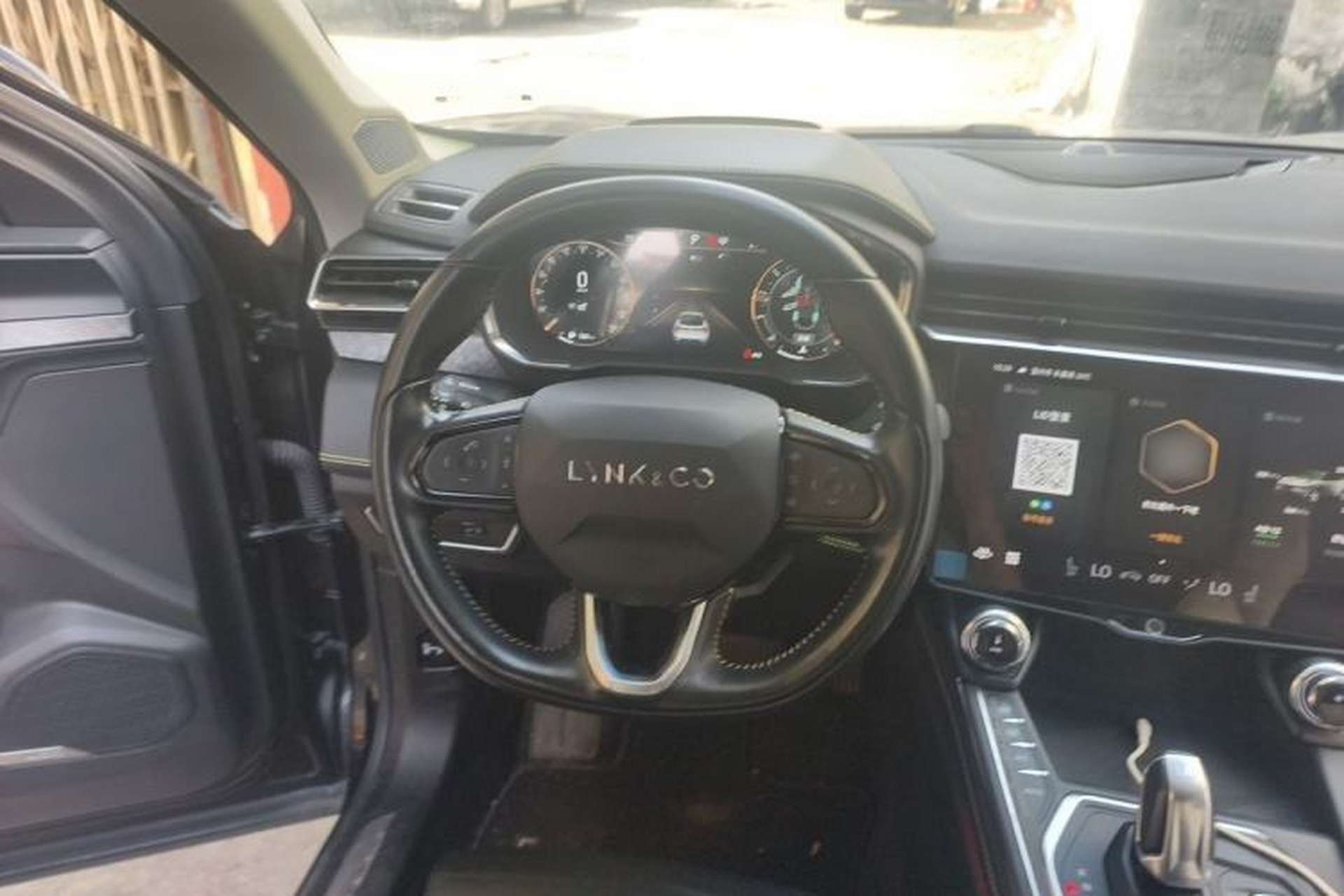 Used Lynk & Co 05 2020 2.0TD Two-Wheel Drive Shine Halo Steering Wheel