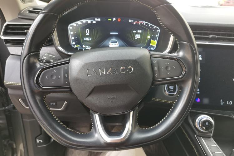 Used Lynk & Co 05 2020 2.0TD Two-Wheel Drive Shine Halo Steering Wheel
