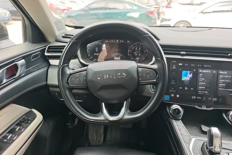 Used Lynk & Co 05 2020 2.0TD Two-Wheel Drive Shine Halo Steering Wheel