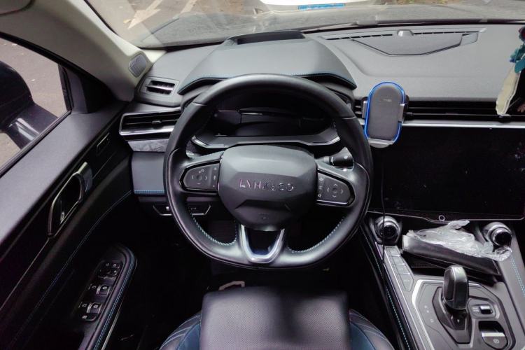 Used Lynk & Co 05 2020 2.0TD Two-Wheel Drive Shine Halo Steering Wheel