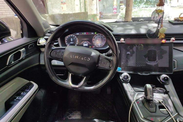 Used Lynk & Co 05 2020 2.0TD Two-Wheel Drive Shine Halo Steering Wheel