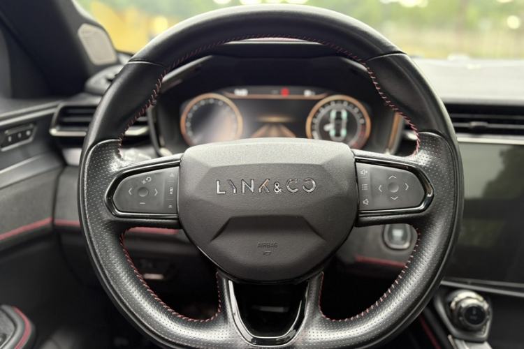 Used Lynk & Co 05 2020 2.0TD Four-Wheel Drive HypeHalo Steering Wheel