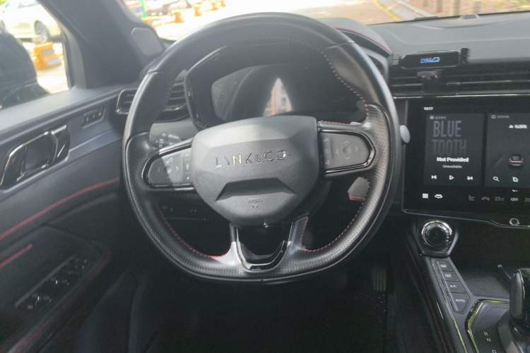 Used Lynk & Co 05 2020 2.0TD Four-Wheel Drive HypeHalo Steering Wheel