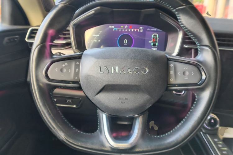 Used Lynk & Co 05 2020 2.0TD Two-Wheel Drive Shine Halo Steering Wheel