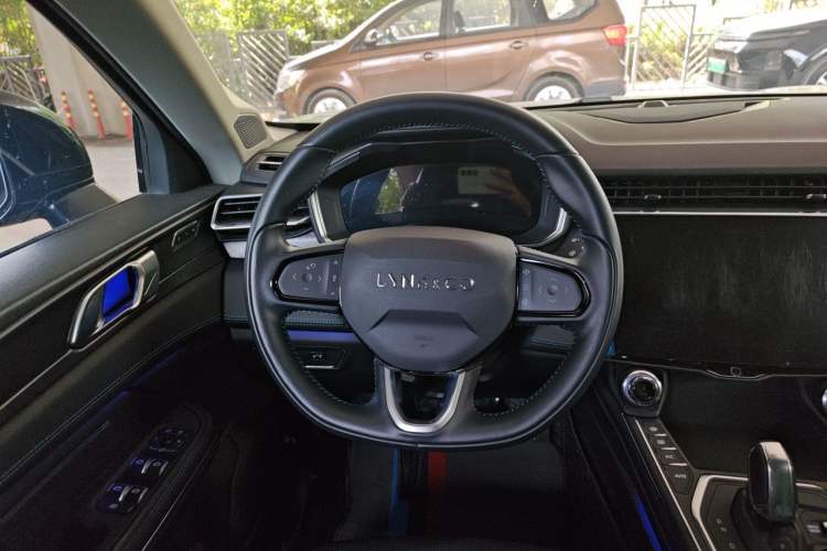 Used Lynk & Co 05 2020 2.0TD Two-Wheel Drive Shine Halo Steering Wheel