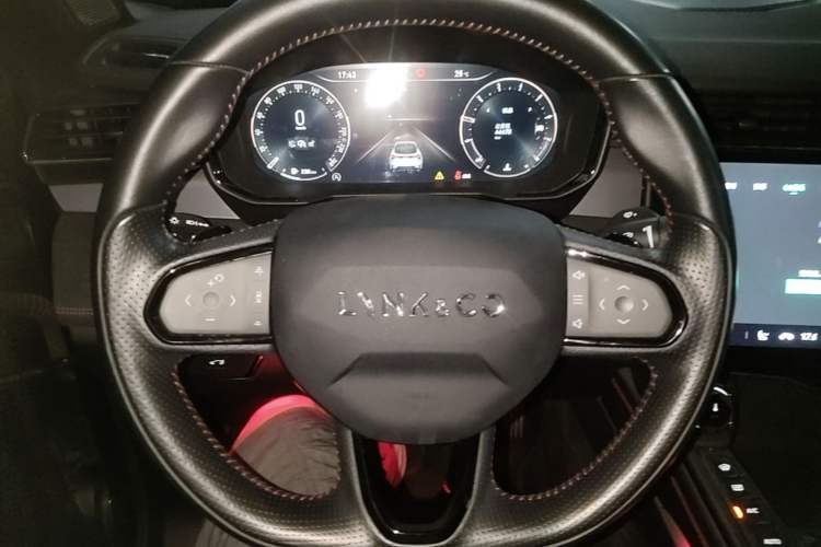 Used Lynk & Co 05 2020 2.0TD Four-Wheel Drive HypeHalo Steering Wheel