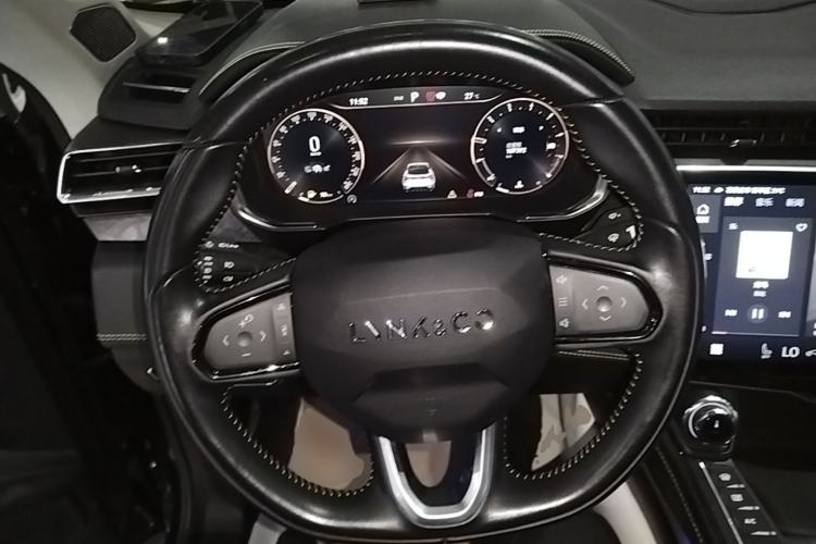 Used Lynk & Co 05 2020 2.0TD Two-Wheel Drive Shine Halo Steering Wheel