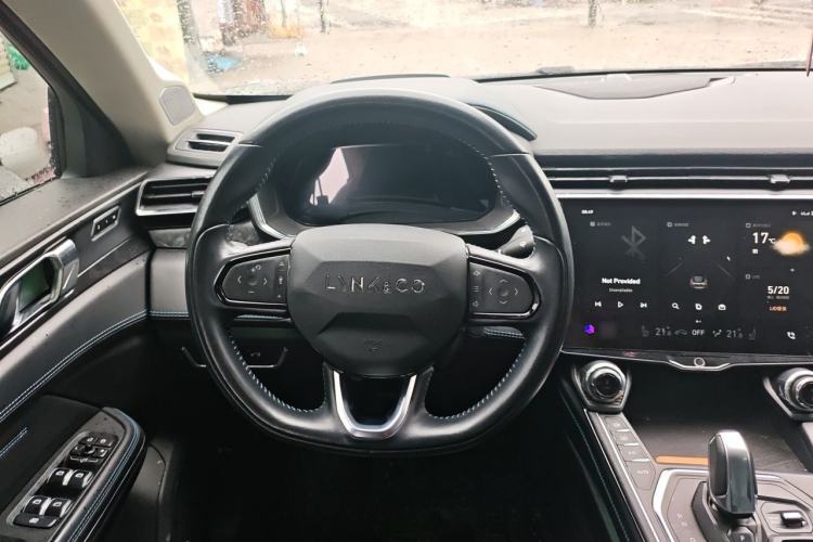 Used Lynk & Co 05 2020 2.0TD Two-Wheel Drive Shine Halo Steering Wheel