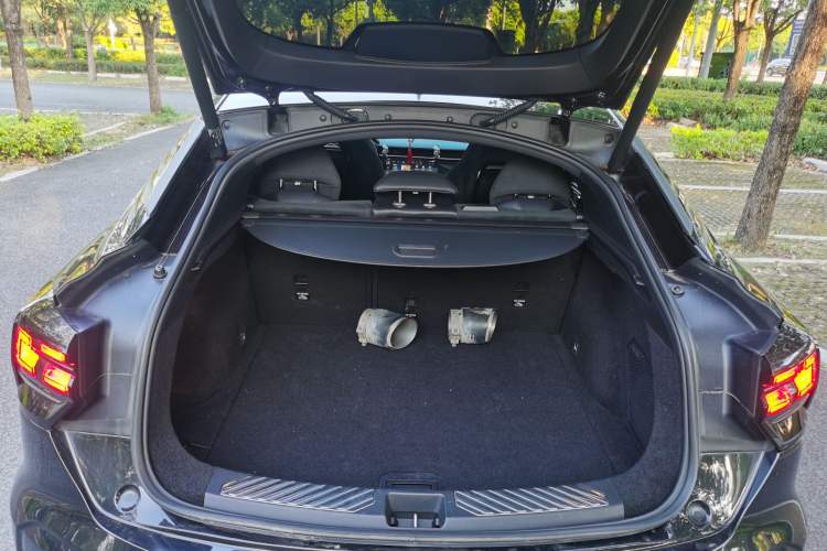 Used Lynk & Co 05 2020 2.0TD Four-Wheel Drive HypeHalo Trunk