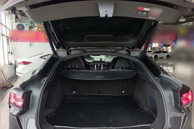 Used Lynk & Co 05 2020 2.0TD Four-Wheel Drive HypeHalo Trunk