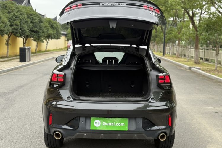 Used Lynk & Co 05 2020 2.0TD Four-Wheel Drive HypeHalo Trunk