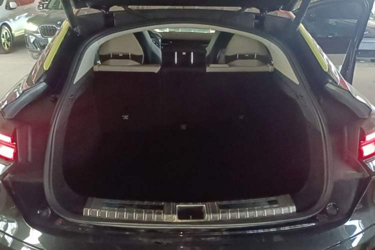 Used Lynk & Co 05 2020 2.0TD Two-Wheel Drive Zhaoyang Plus Trunk