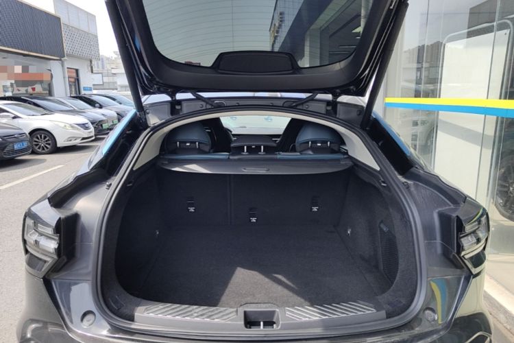 Used Lynk & Co 05 2020 2.0TD Two-Wheel Drive Shine Halo Trunk
