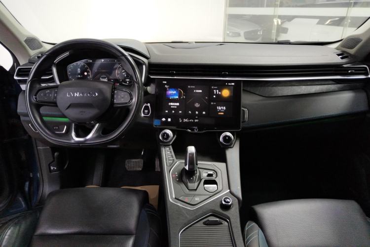 Used Lynk & Co 05 2020 2.0TD Two-Wheel Drive Shine Halo Center Console