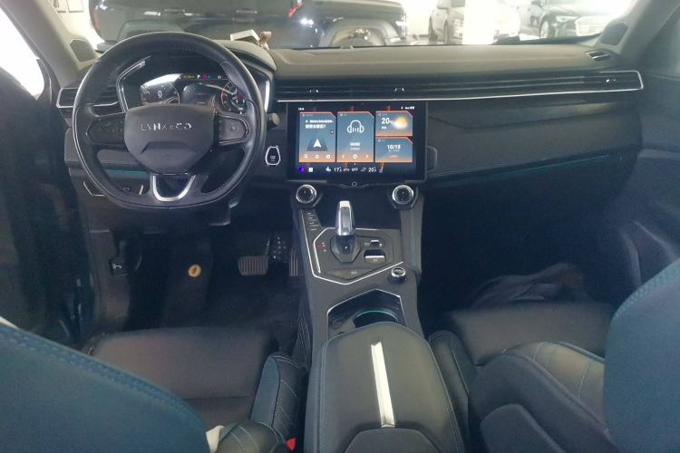 Used Lynk & Co 05 2020 2.0TD Two-Wheel Drive Shine Halo Center Console