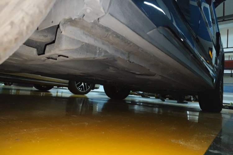 Used Lynk & Co 05 2020 2.0TD Two-Wheel Drive Shine Halo Chassis Rear Right