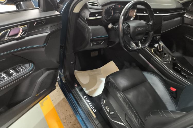 Used Lynk & Co 05 2020 2.0TD Two-Wheel Drive Shine Halo Driver Seat