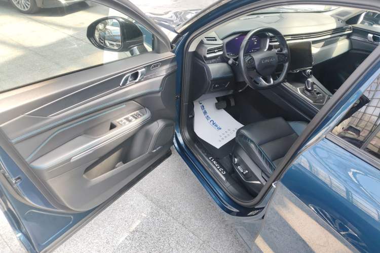 Used Lynk & Co 05 2020 2.0TD Two-Wheel Drive Shine Halo Driver Seat