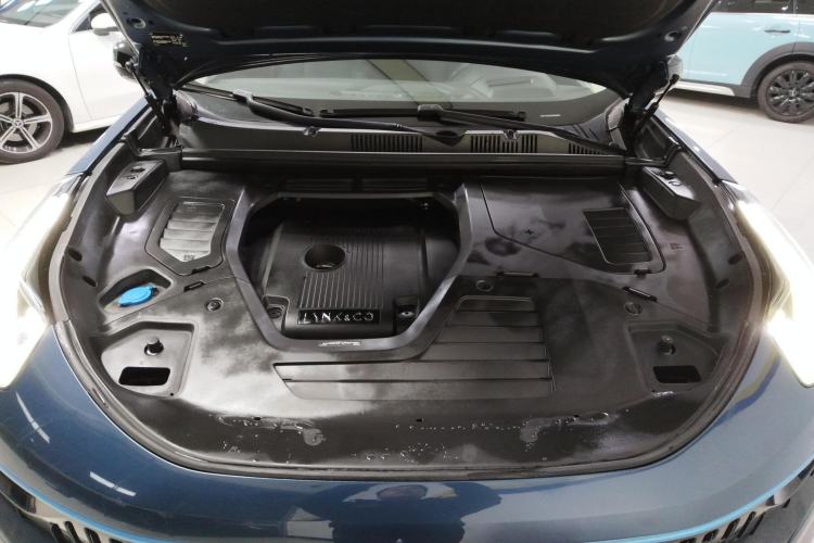 Used Lynk & Co 05 2020 2.0TD Two-Wheel Drive Shine Halo Engine Bay