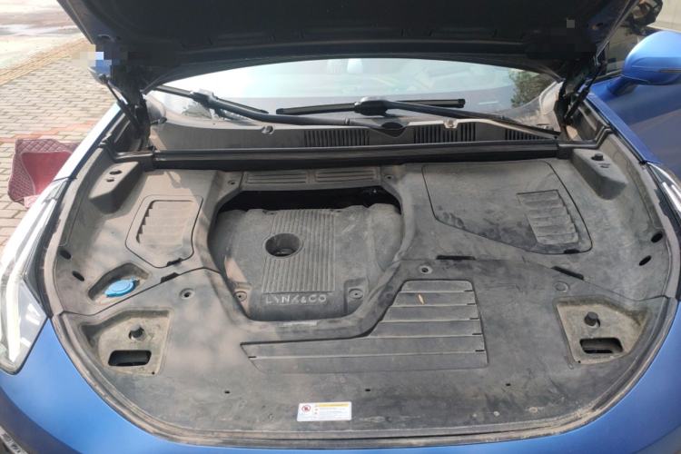 Used Lynk & Co 05 2020 2.0TD Four-Wheel Drive HypeHalo Engine Bay