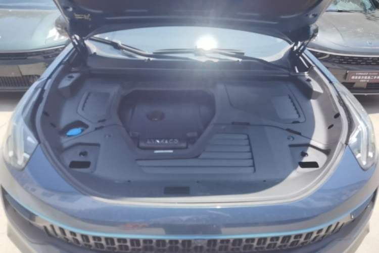 Used Lynk & Co 05 2020 2.0TD Two-Wheel Drive Shine Halo Engine Bay