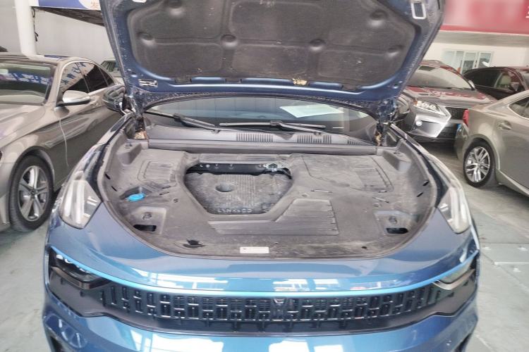Used Lynk & Co 05 2020 2.0TD Two-Wheel Drive Shine Halo Engine Bay